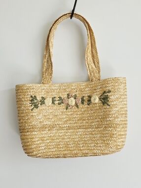 Straw Floral Embroidered Beach Vacation Tote Small Bag in Natural